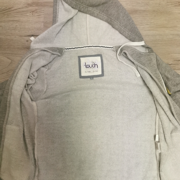 New Boston Bruins sweatshirt size small - Picture 6 of 9